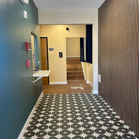 Star Inn Hotel Maywood Екстериор снимка