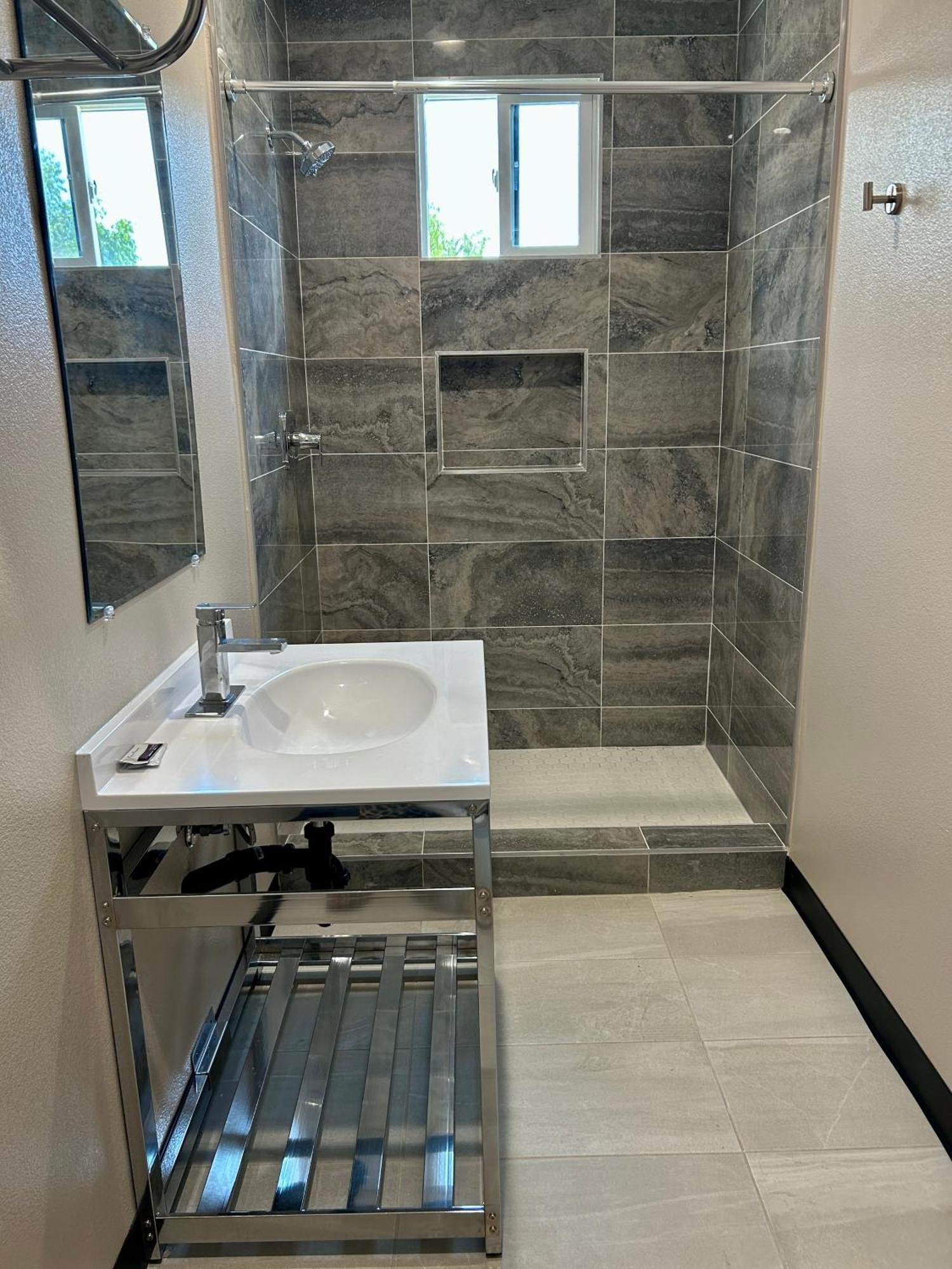 Star Inn Hotel Maywood Екстериор снимка