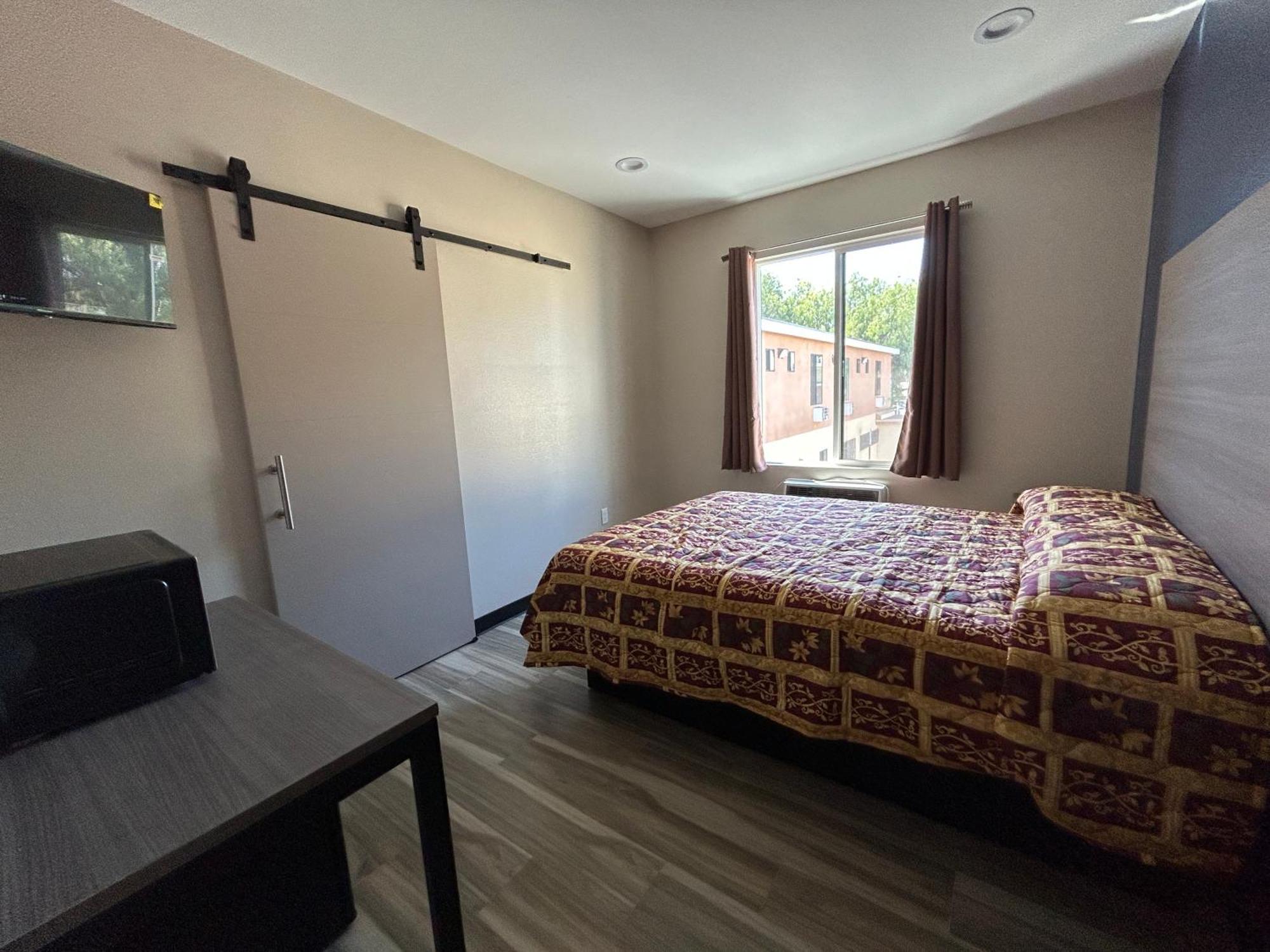 Star Inn Hotel Maywood Екстериор снимка